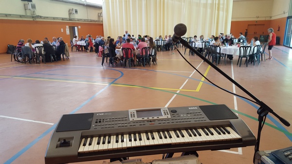 16 de juny : cantant i músic per dinar popular i ball a la festa major de Santa Julita i Sant Quirze a Sant Quirze Safaja ( Barcelona )