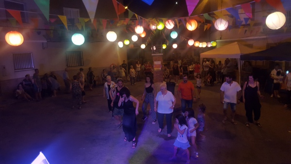 29 de juny : Trio Solimar orquestra grup musical a la festa del barri Sant Pau de Manresa ( Barcelona )