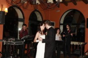 Música cantada en directo, música instrumental, Ball y gran Fiesta en directo super marchosa y servicio de DJ para bodas