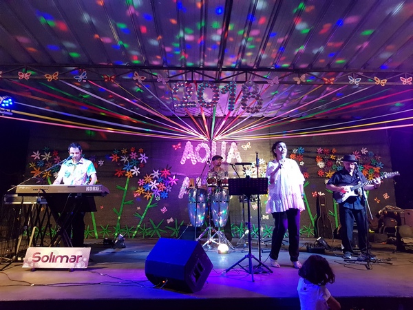 9 d'agost : festa amb orquestra Solimar grup musical quartet de ball al camping Aqua Alba de Gualba, Barcelona.