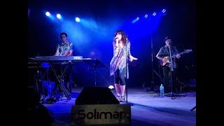 Grup musical Solimar Trio a la fira d'estiu de Cunit